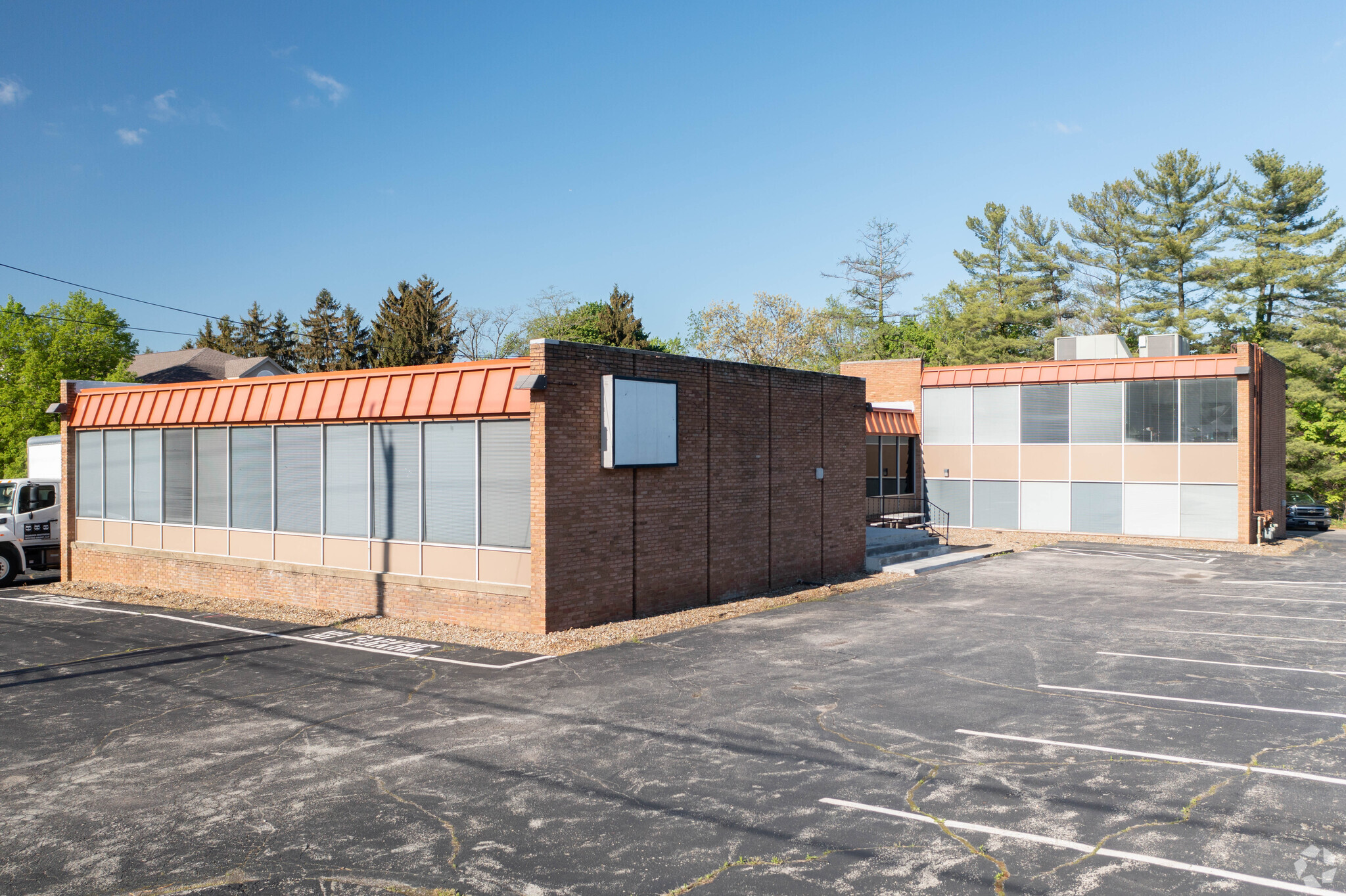 4800 Market St, Youngstown, OH for lease Primary Photo- Image 1 of 12