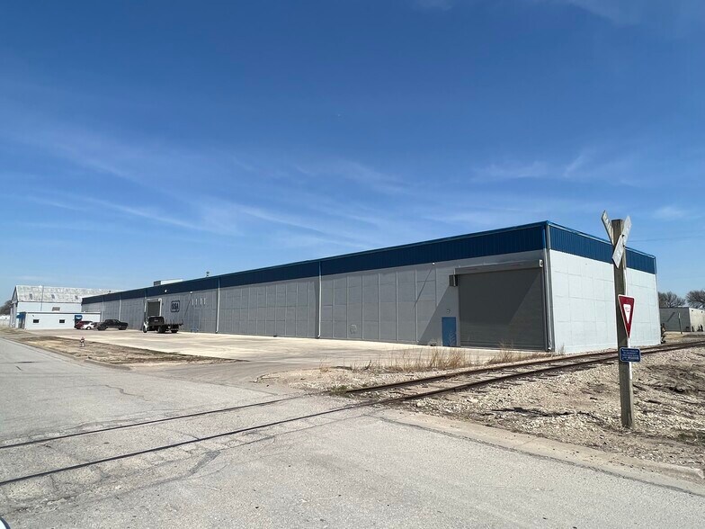 3400 N Topeka St, Wichita, KS for lease - Building Photo - Image 2 of 8