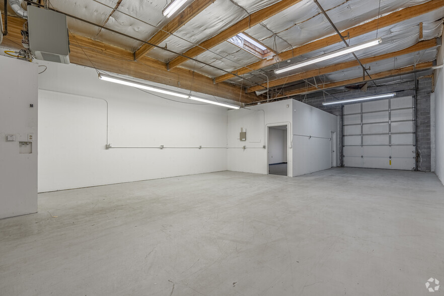 2900 SW Cornelius Pass Rd, Hillsboro, OR for lease - Interior Photo - Image 2 of 21