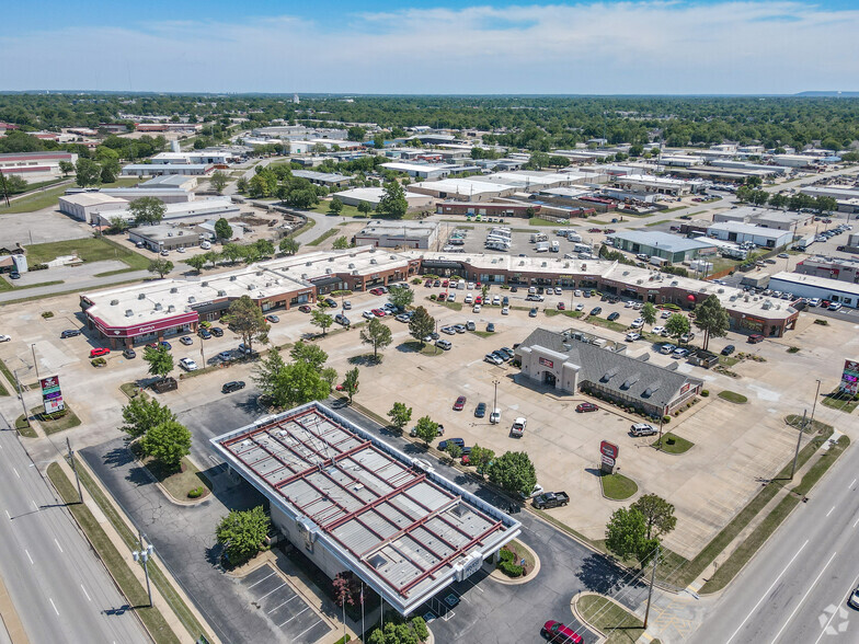 697-845 N Aspen Ave, Broken Arrow, OK for lease - Aerial - Image 3 of 15