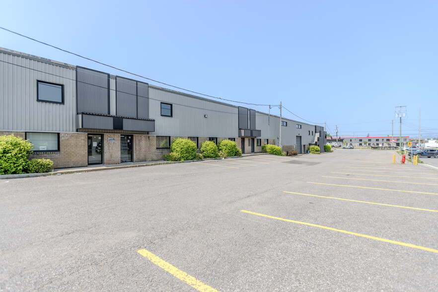 2435 Av Watt, Québec, QC for lease - Building Photo - Image 2 of 4