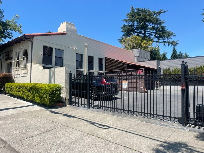 4490 Piedmont Ave, Oakland, CA for sale - Building Photo - Image 3 of 15