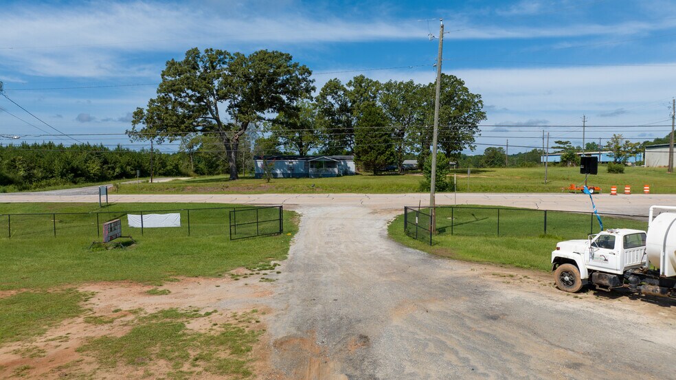 212 Main, Luthersville, GA 30251 285 Spot Tractor Trailer Parking Lot