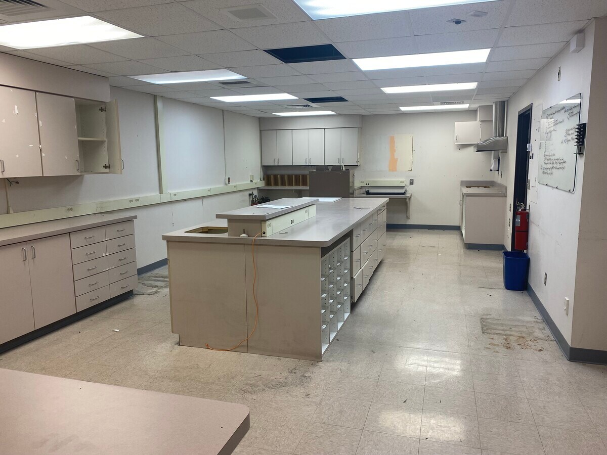 601 Reed Ave, Manitowoc, WI 54220 Office for Sale