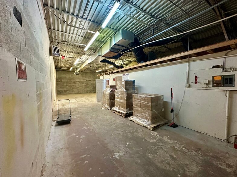 7501-7537 Gary Rd, Manassas, VA for lease - Interior Photo - Image 3 of 5
