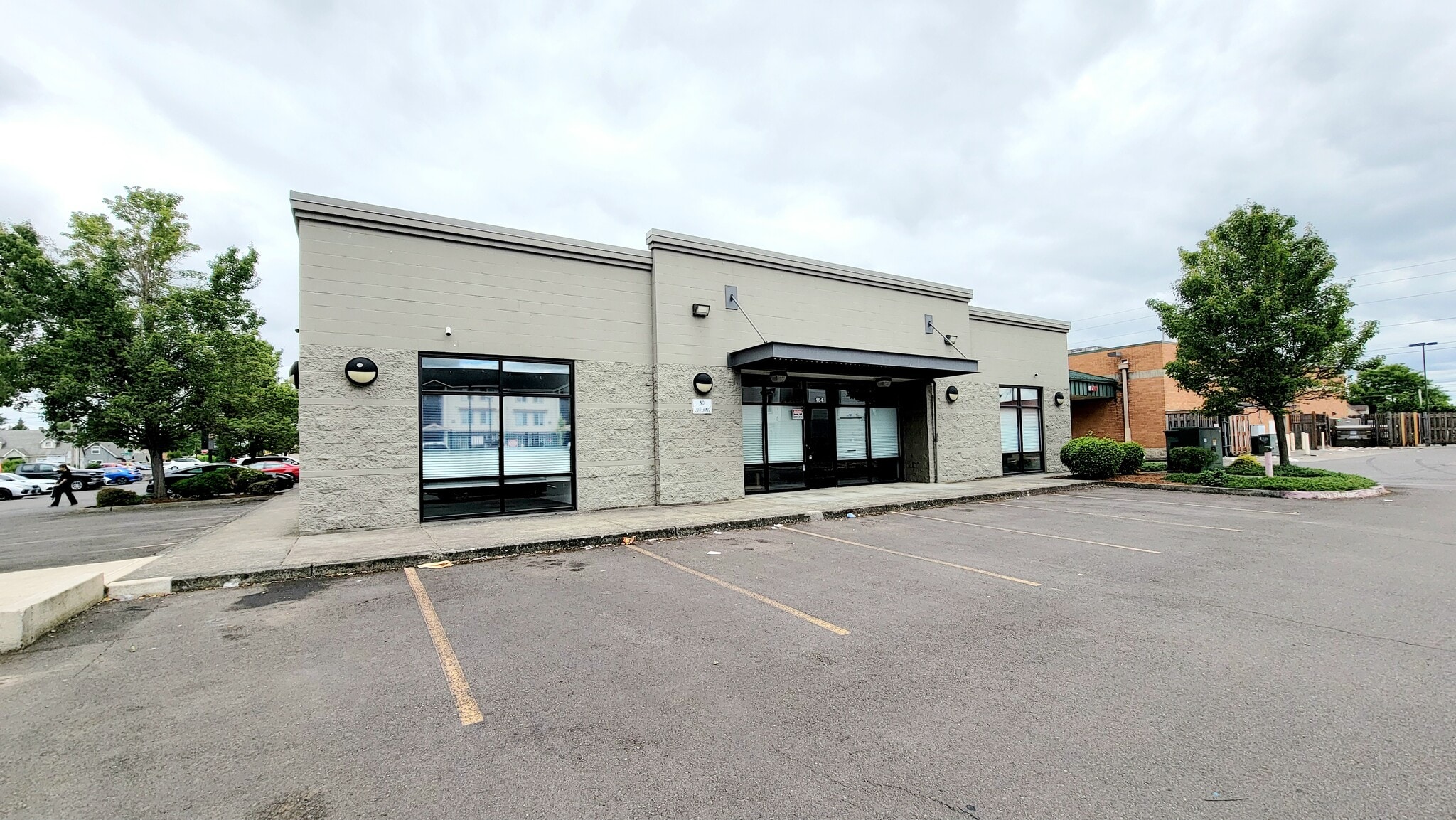 State St, Salem, OR for lease Interior Photo- Image 1 of 8