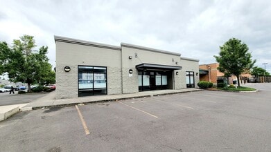 State St, Salem, OR for lease Interior Photo- Image 1 of 8