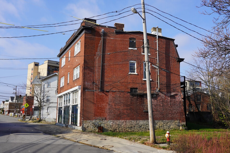 39-Unit & 2 Development Parcels portfolio of 12 properties for sale on LoopNet.com - Building Photo - Image 2 of 17