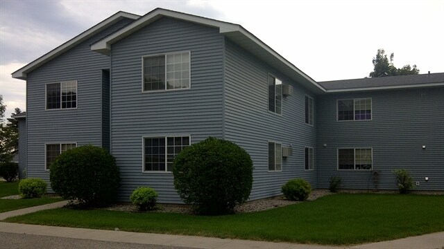 413 Johnson Ave SW, Waseca, MN for sale Primary Photo- Image 1 of 1