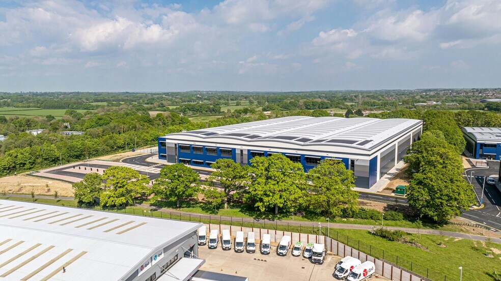 Burgess Hl, Hassocks for lease - Building Photo - Image 3 of 71