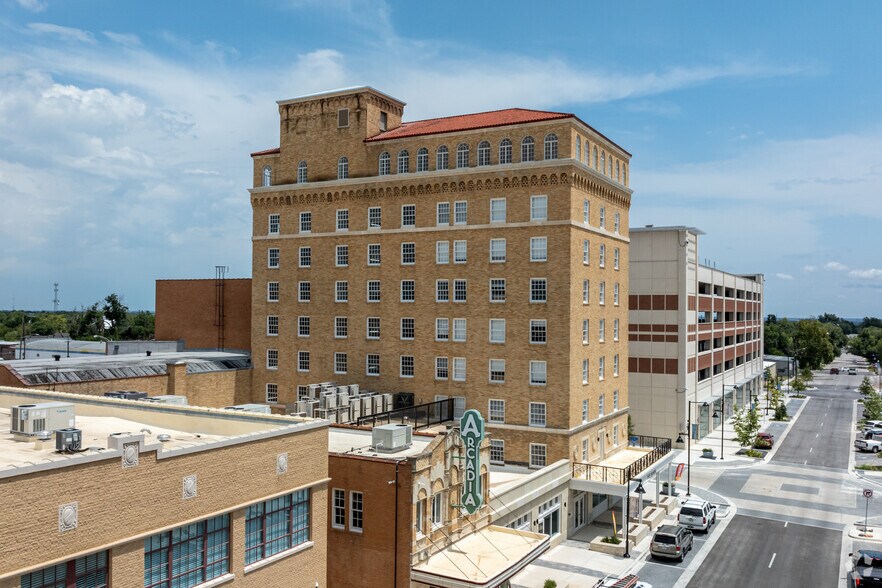 114 E Central Ave, Temple, TX for lease - Building Photo - Image 2 of 9