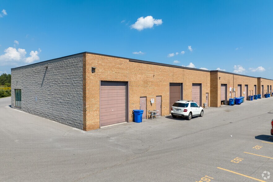 556 Edward Av, Richmond Hill, ON for lease - Building Photo - Image 3 of 5