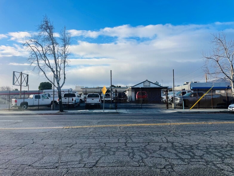 4870 Columbia Way, Lancaster, CA for sale - Building Photo - Image 2 of 8