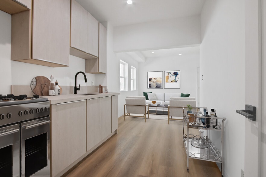 2694 James M Wood Blvd, Los Angeles, CA for sale - Interior Photo - Image 2 of 25