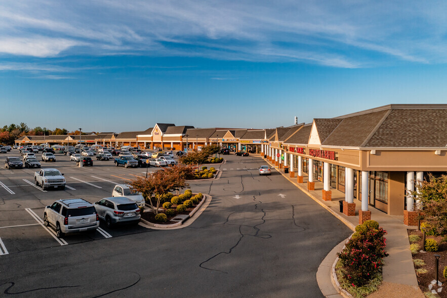 43330 Junction Plz, Ashburn, VA for lease - Building Photo - Image 3 of 6