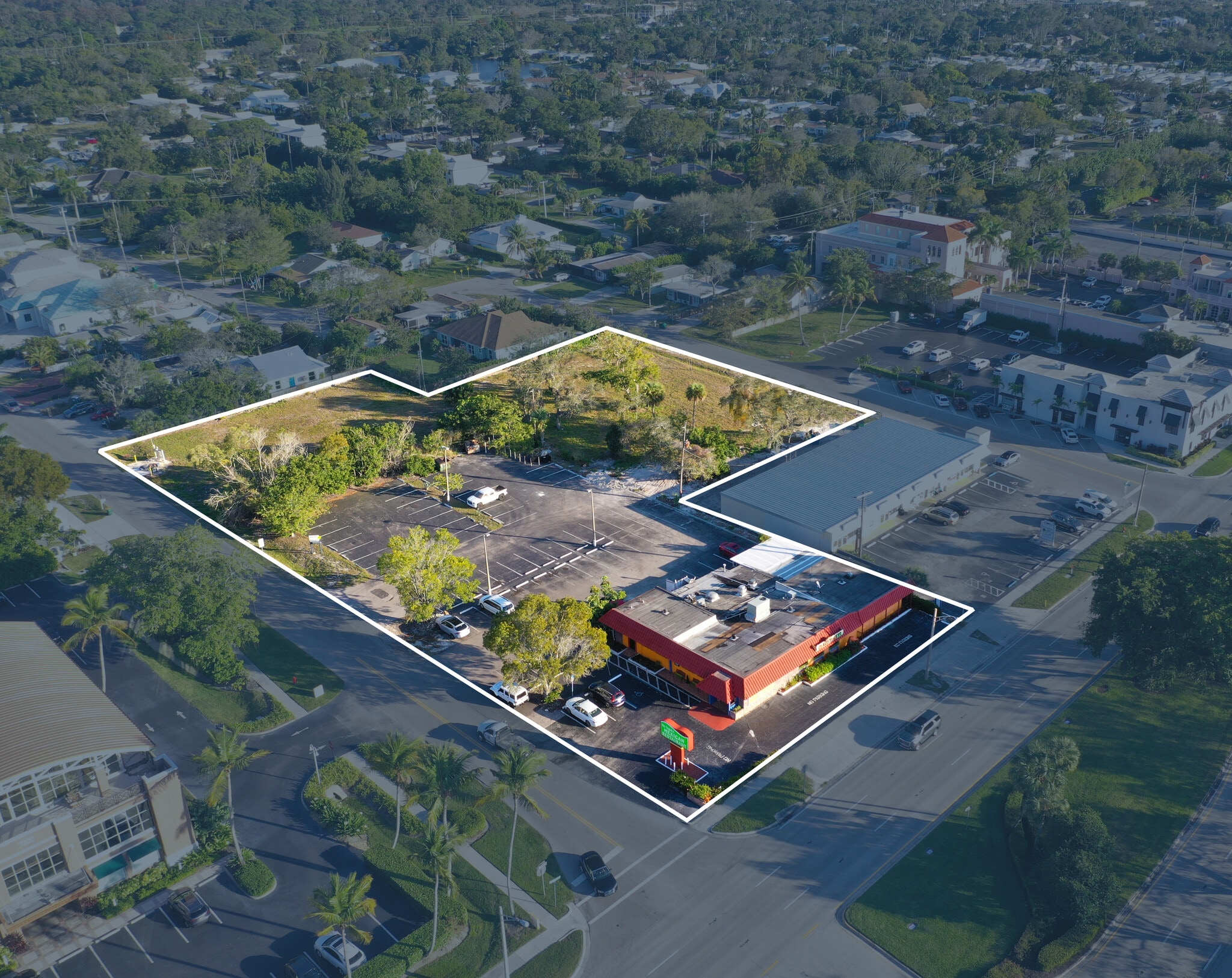 3100 Tamiami Trl N, Naples, FL for lease Building Photo- Image 1 of 7