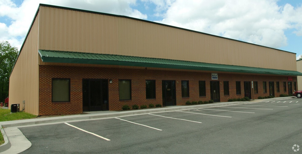 112 Midpoint Dr, Mineral, VA for sale - Building Photo - Image 2 of 8