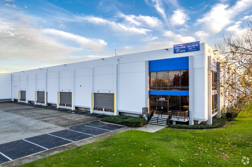 2376 Davis Ave, Hayward, CA for lease - Building Photo - Image 1 of 6