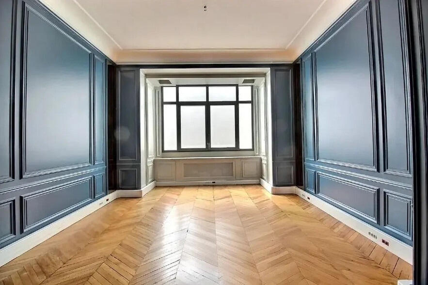 Office in Paris for lease - Building Photo - Image 3 of 9