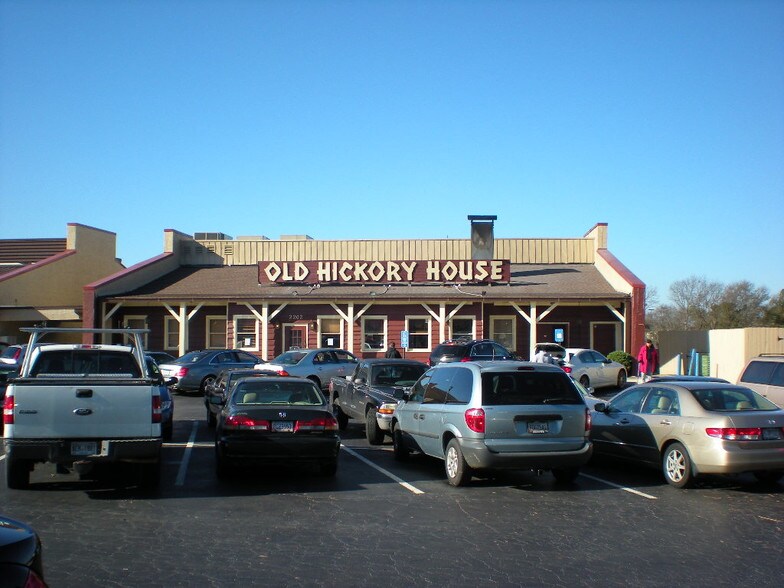 2202 Northlake Pky, Tucker, GA, 30084 Restaurant Property For Sale