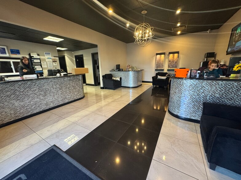 26 Texaco Ave, Port Jefferson, NY for sale - Interior Photo - Image 3 of 22