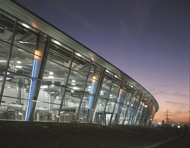 Marsh Way, Rainham for lease - Building Photo - Image 3 of 4