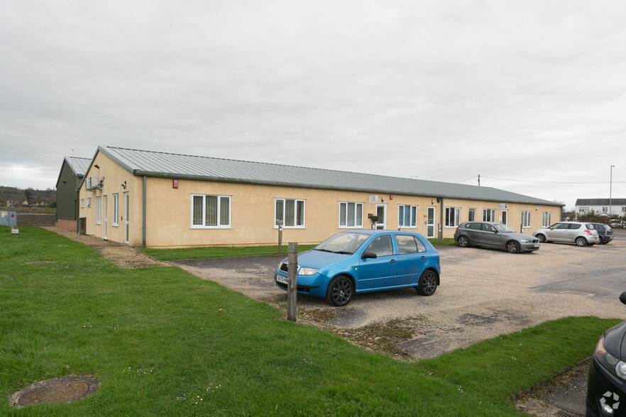 12-16 Forest Gate, Chippenham for lease - Building Photo - Image 2 of 2