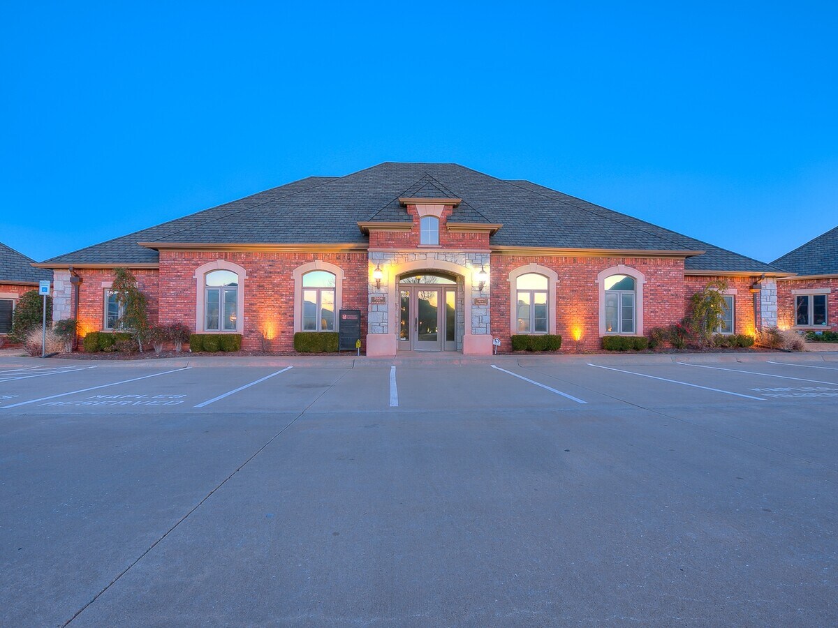 2908 Via Esperanza, Edmond, OK 73013