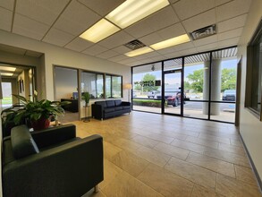 9410 E 51st St, Tulsa, OK for lease Interior Photo- Image 1 of 7