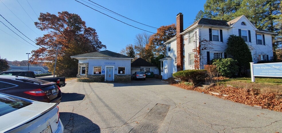581 Smithfield Rd, North Smithfield, RI for sale - Building Photo - Image 1 of 1