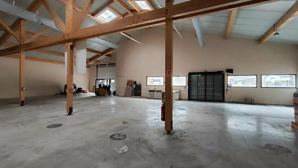 Flex in Villargondran for lease Interior Photo- Image 1 of 5