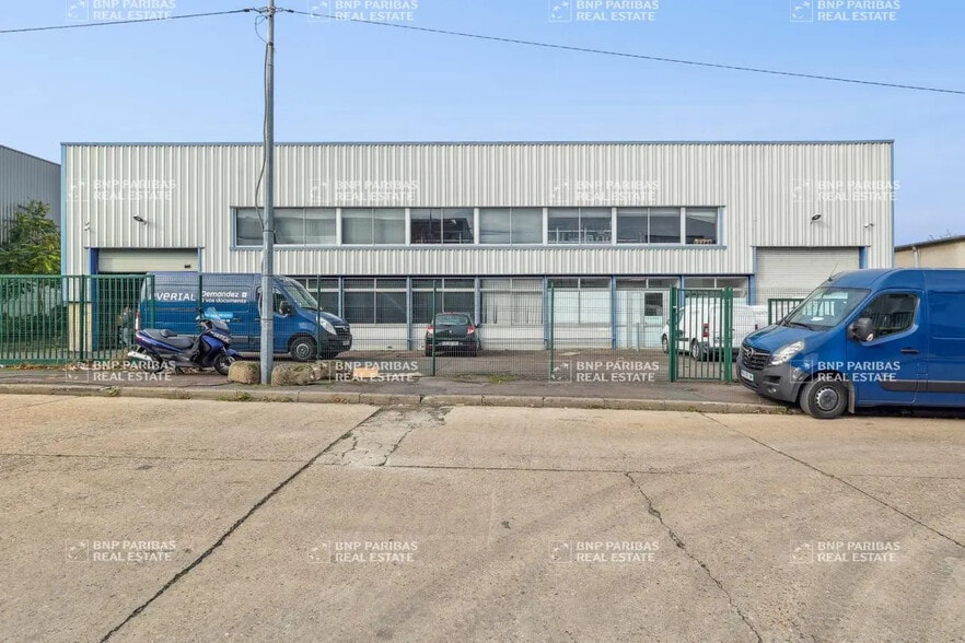 Flex in Morangis for lease - Building Photo - Image 2 of 11