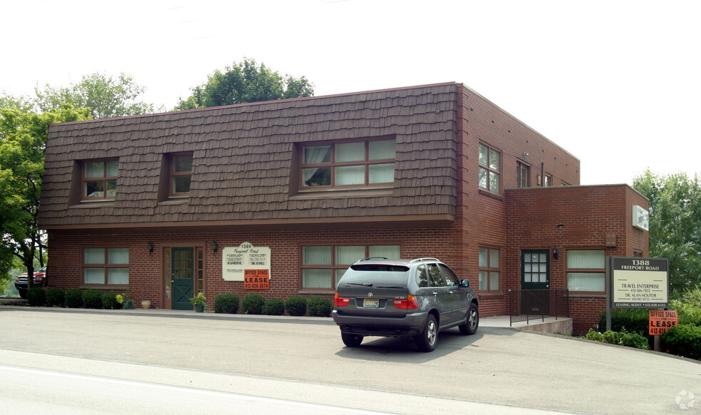 1388 Freeport Rd, Pittsburgh, PA for lease - Building Photo - Image 1 of 3