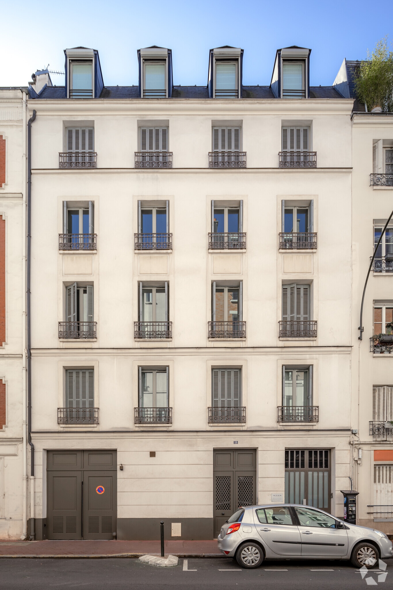 Office in Levallois-Perret for lease Primary Photo- Image 1 of 2