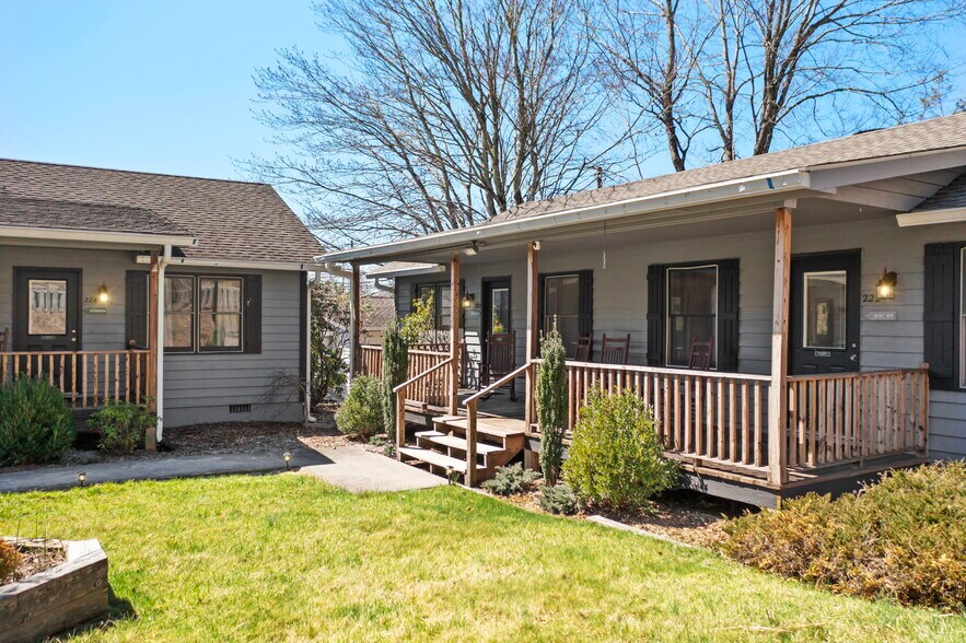 157 Hill St, Blowing Rock, NC for sale - Primary Photo - Image 1 of 7