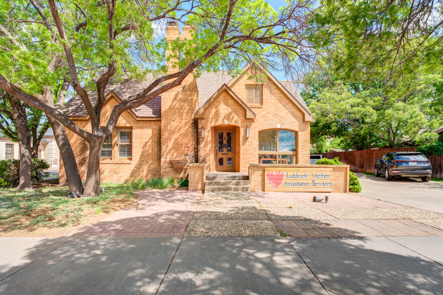 2124 Broadway St, Lubbock, TX for sale - Building Photo - Image 1 of 26