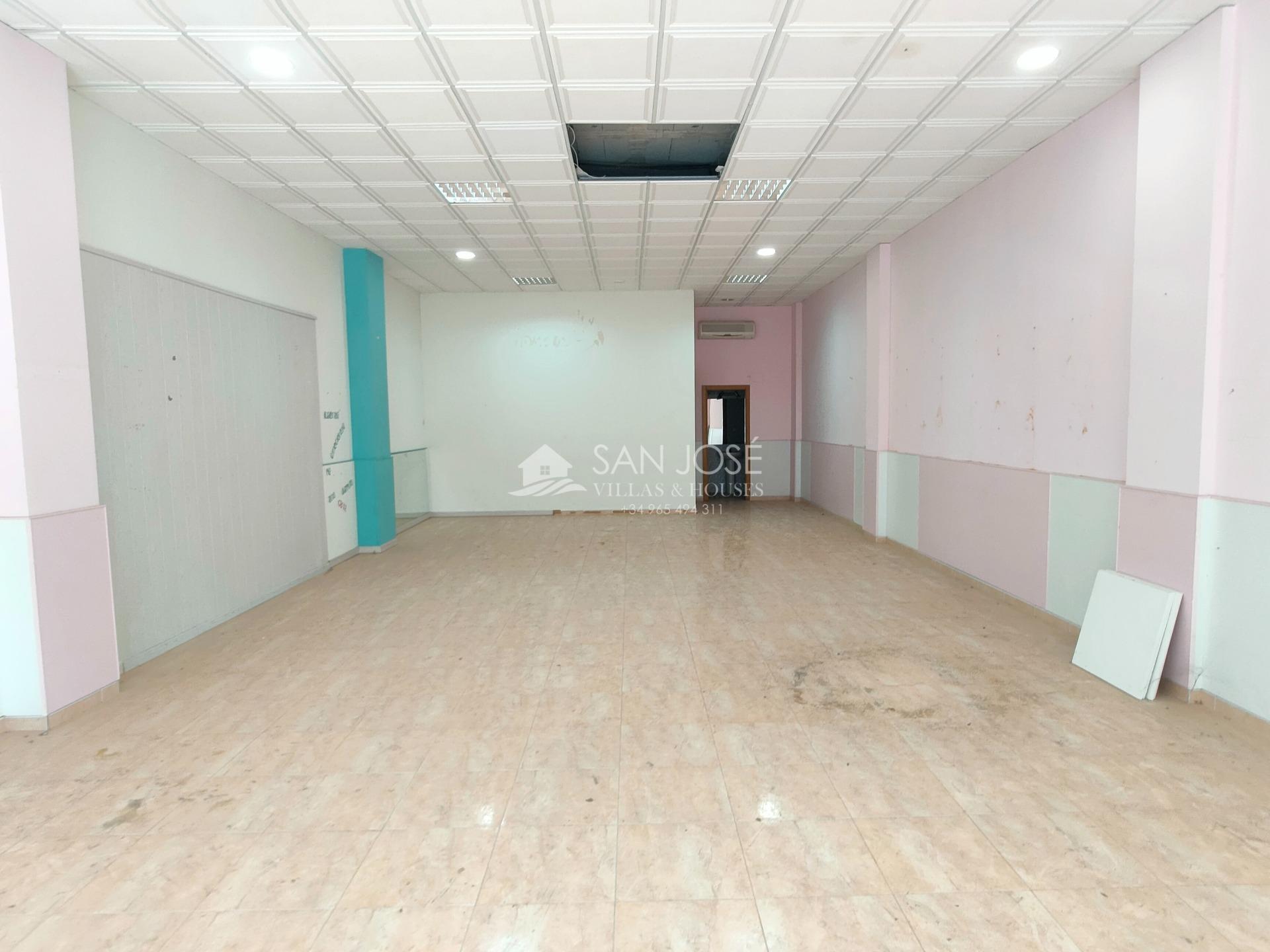 Retail in Aspe for lease Building Photo- Image 1 of 8