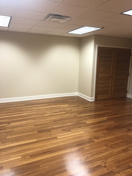 110 S Monroe St, Tallahassee, FL for lease - Interior Photo - Image 2 of 6