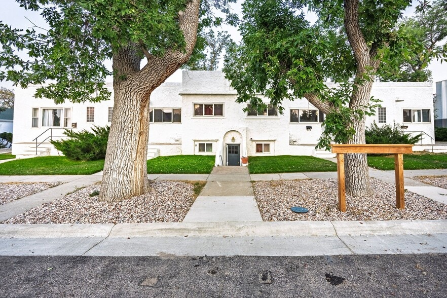 404 10th St, Wheatland, WY for sale - Primary Photo - Image 1 of 37