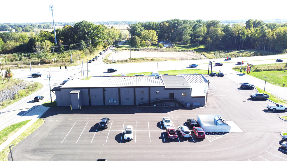 10906-10910 US 24, Fort Wayne, IN for lease - Building Photo - Image 2 of 2