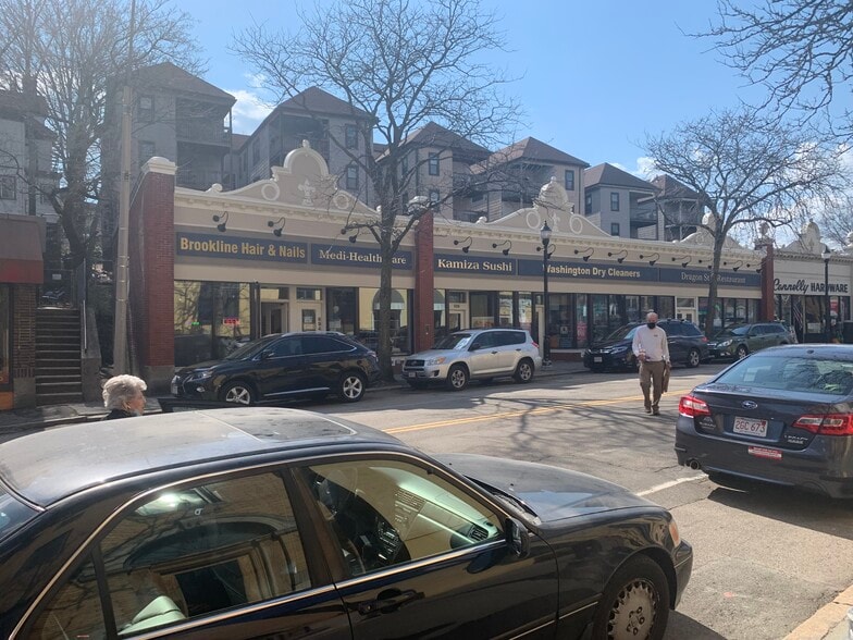 692-700 Washington St, Brookline, MA for lease - Building Photo - Image 2 of 3