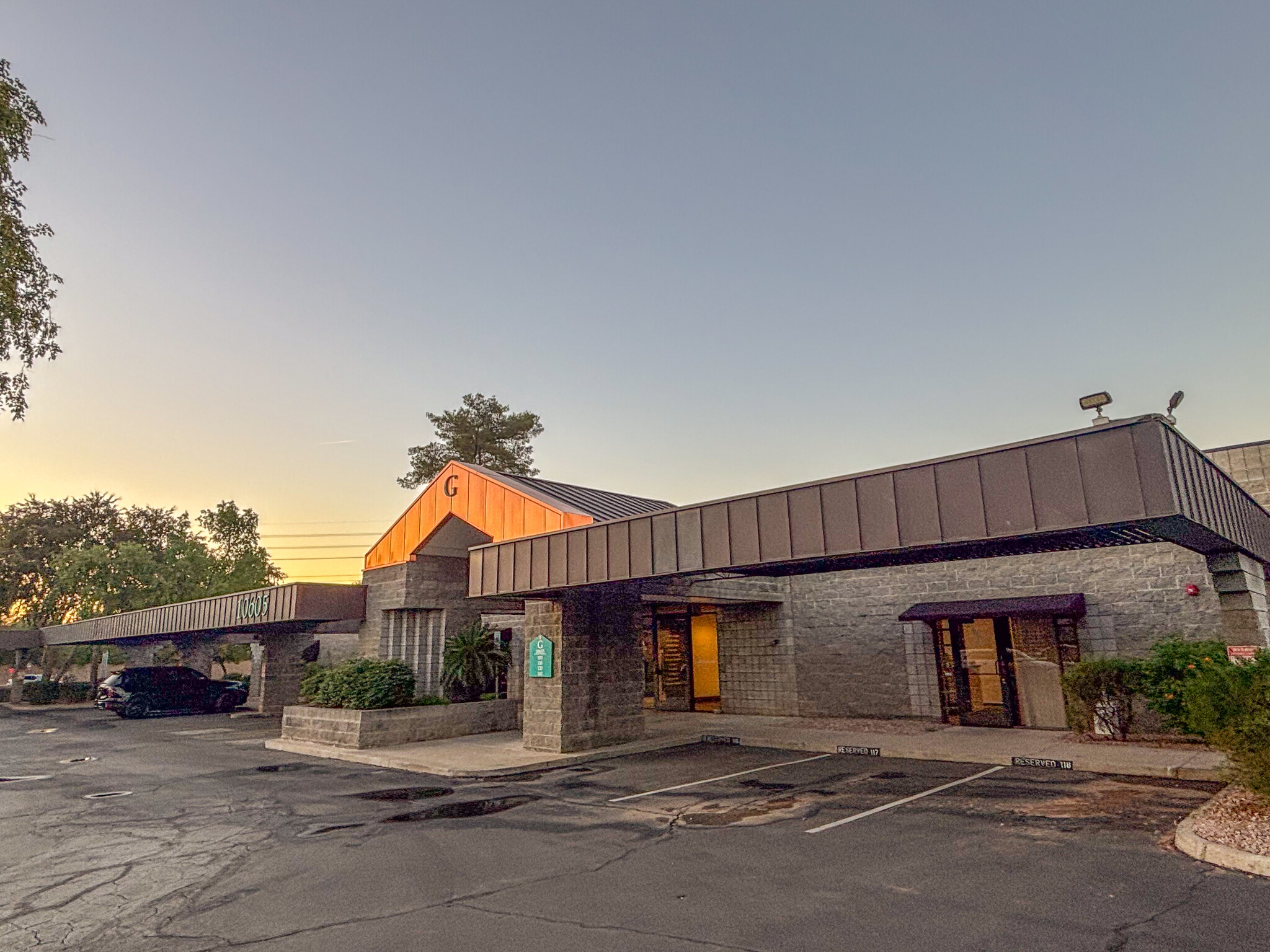 10605 N Hayden Rd, Scottsdale, AZ for lease Building Photo- Image 1 of 6