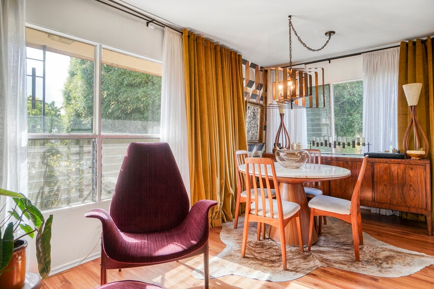 904 N Spaulding Ave, Los Angeles, CA for sale - Interior Photo - Image 3 of 34