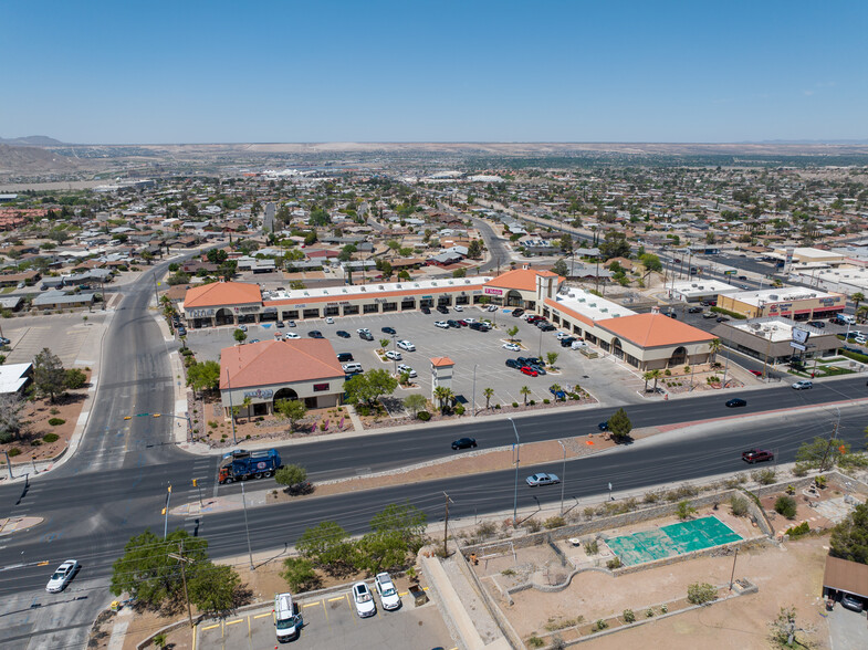 5857 N Mesa St, El Paso, TX for lease - Building Photo - Image 2 of 6