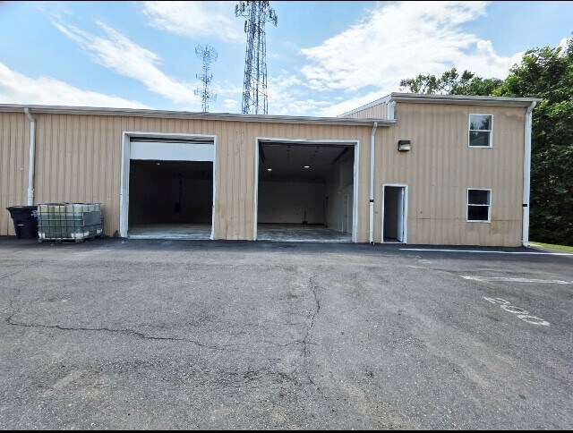 44-46 Albe Dr, Newark, DE for lease Building Photo- Image 1 of 7
