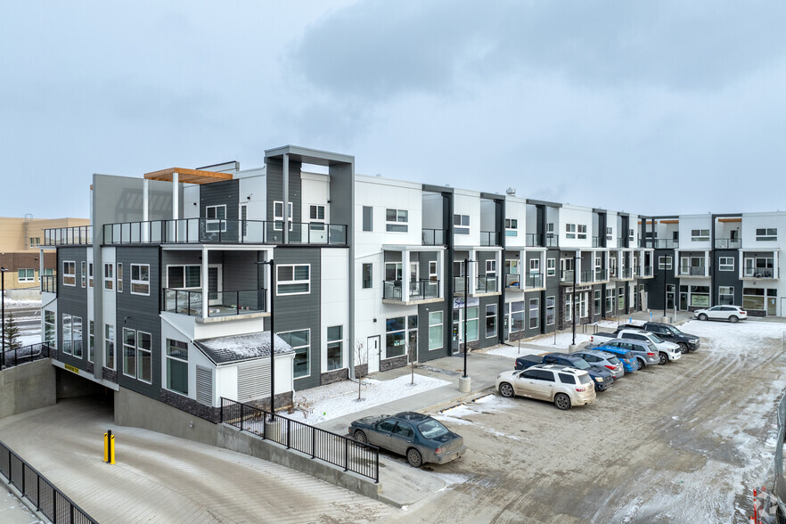 151-181 Skyview Bay NE, Calgary, AB for lease - Primary Photo - Image 1 of 5