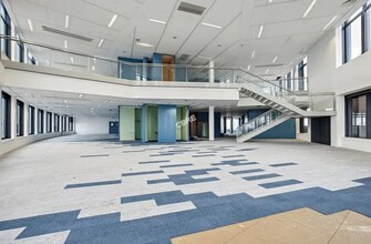 10 Place De Belgique, La Garenne-Colombes for lease Interior Photo- Image 1 of 13