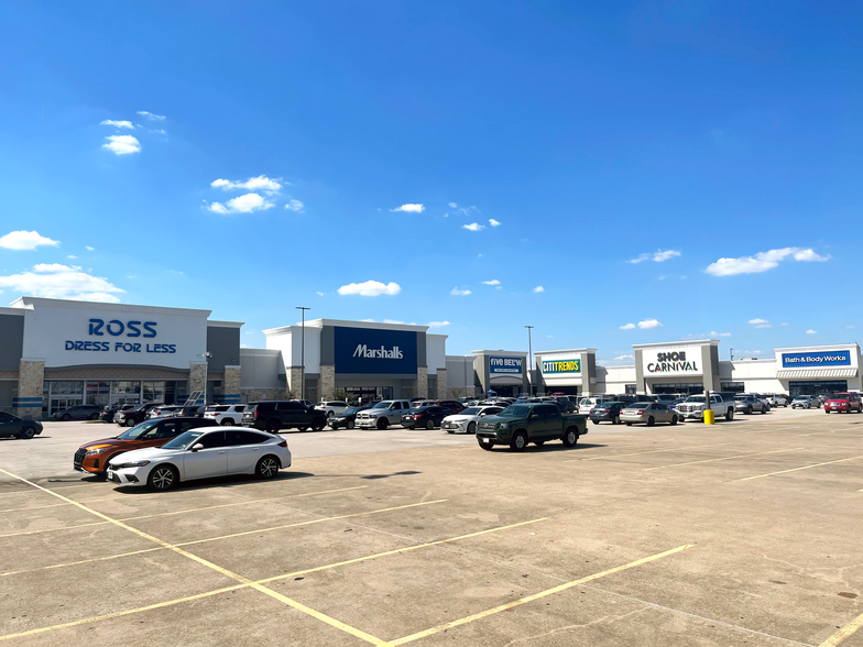 10013 Almeda Genoa Rd, Houston, TX for lease - Building Photo - Image 1 of 5