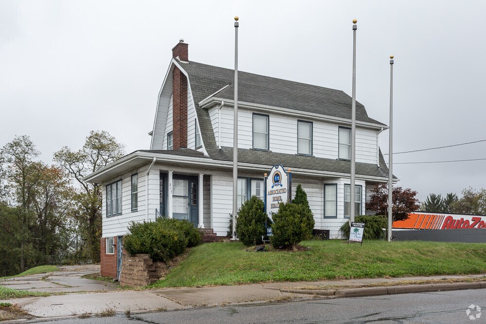 215 Main St, Wintersville, OH 43953