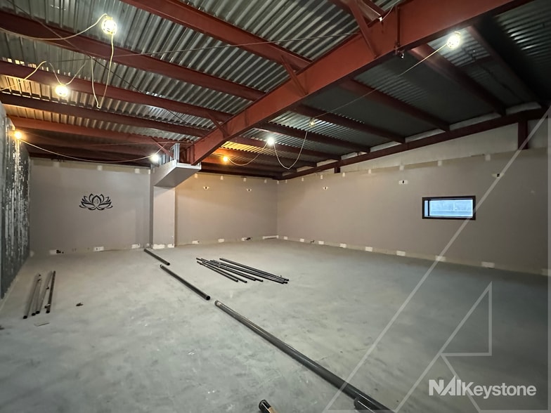 172 Shillington Rd, Sinking Spring, PA for lease - Interior Photo - Image 2 of 30